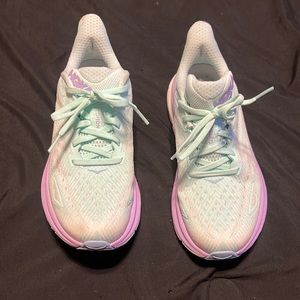 Hoka Clifton 9. Size 6.5. Womens.